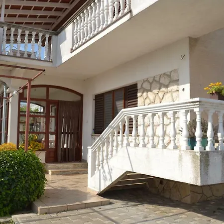 Soojo Biograd na Moru